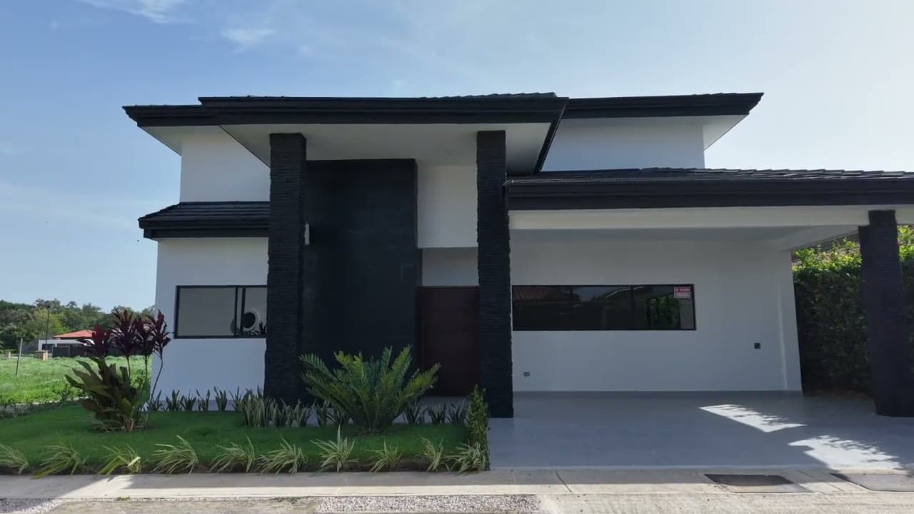 Casa en Venta — Condominio Parque El Encino, Liberia